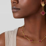 Van Cleef & Arpels.